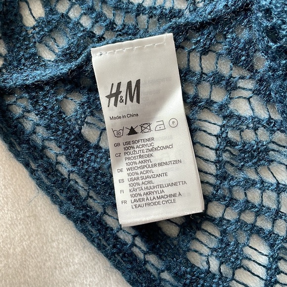 Open knit crochet circle scarf - Picture 4 of 4